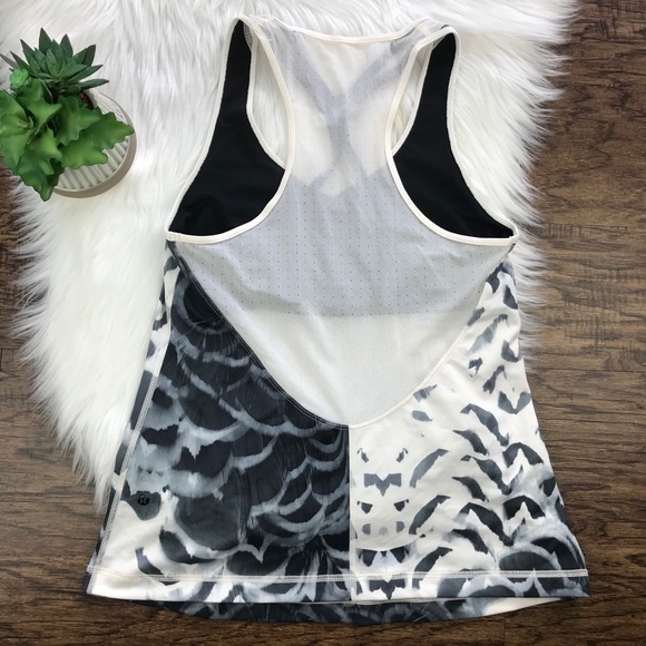 Lululemon Floral Mesh Fabric Tank Top - Picture 4 of 7